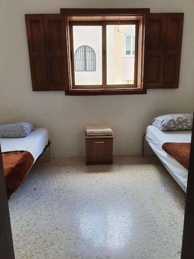 Oleander Butts Inn Zebbug  Экстерьер фото